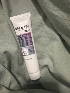 4/$15 Redken acidic bonding concentrate leave in treatment